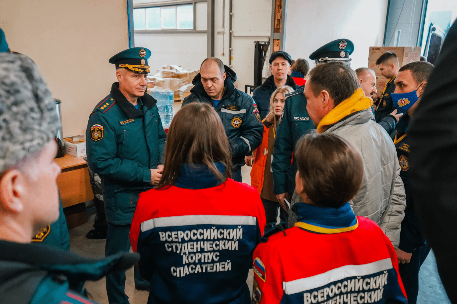 На протяжении месяца добровольцы ЦСО ВСКС оказывают помощь жителям ДНР и  ЛНР — Новости — РТУ МИРЭА