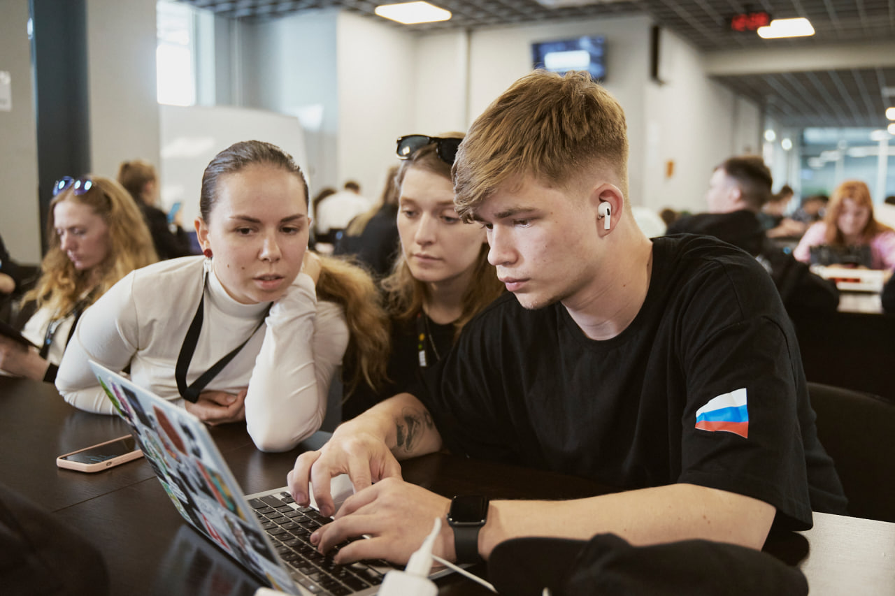 Стажеры 17. Московские студенты. МИРЭА рту фото студентов Информатика. Росмолодежь мероприятия. Платформа мероприятие.