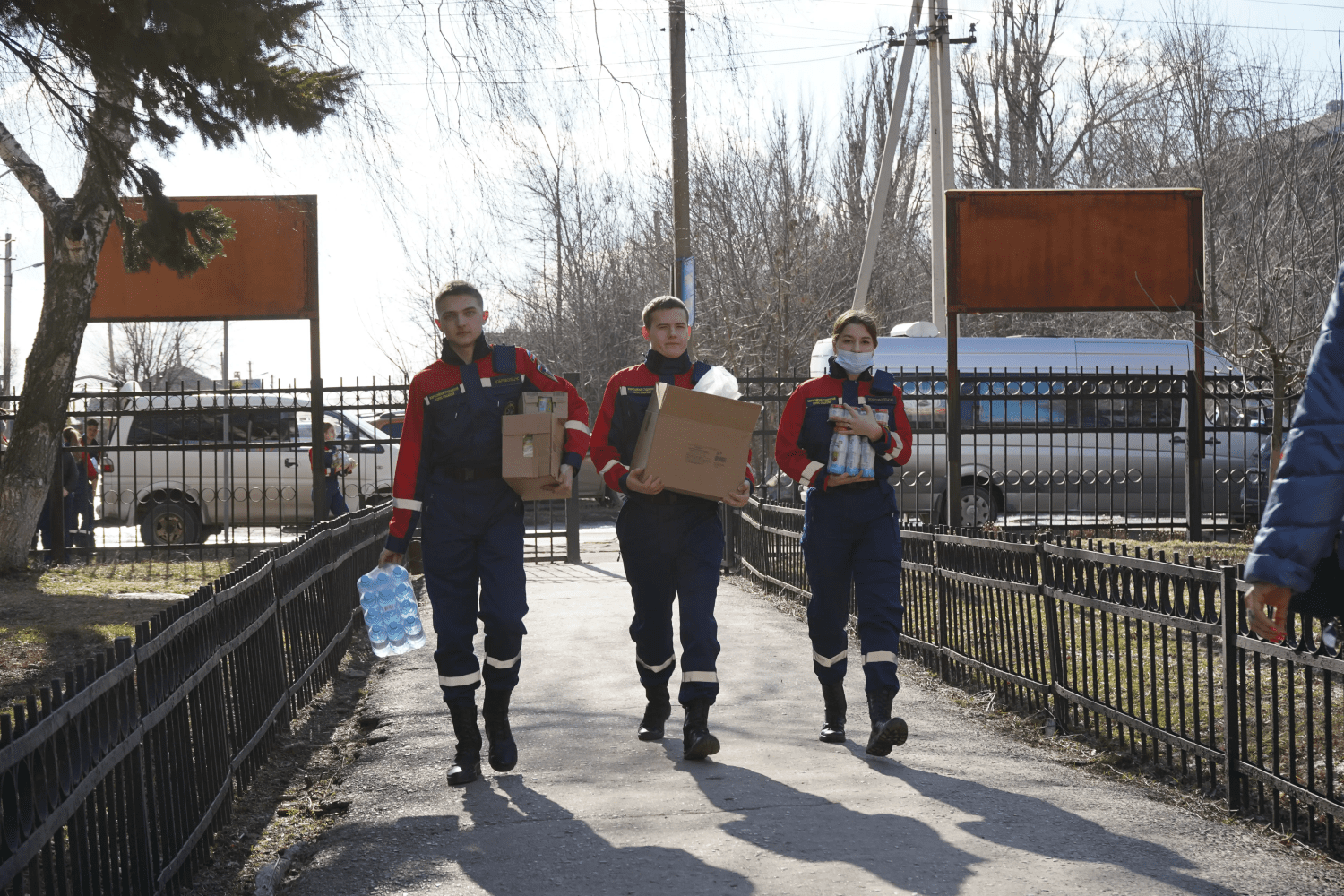 Добровольцы ВСКС оказывают необходимую помощь эвакуированным жителям ДНР и  ЛНР — Новости — РТУ МИРЭА