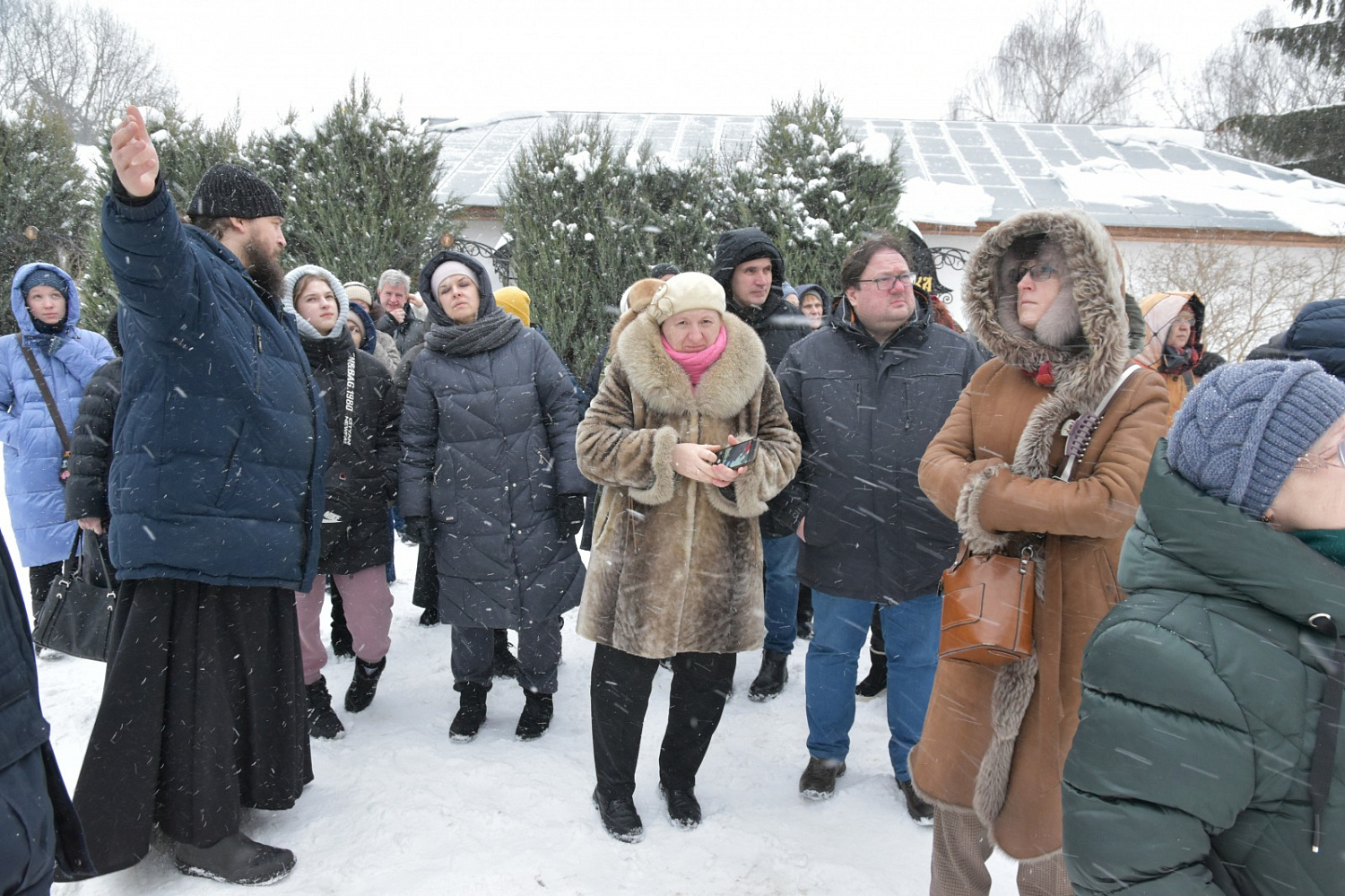 Группа сотрудников РТУ МИРЭА посетила с экскурсией усадьбу Горки Ленинские  и Свято-Екатерининский монастырь — Новости — РТУ МИРЭА